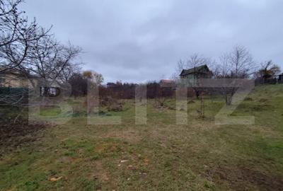 Teren de 2600 mp, în Strugurilor - 3