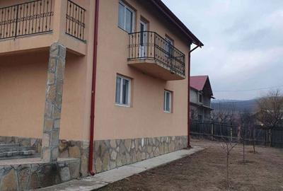 Casă cu 4 camere în Pârcovaci - 2