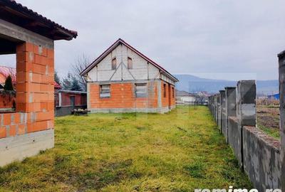 Casă cu 5 camere cu Teren 1000 Mp în Unirea