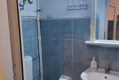 Garsonieră în Est - 2