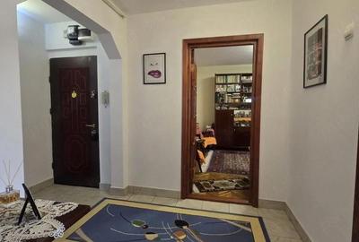 Apartament cu 3 camere decomandat în Tomis Nord - 9