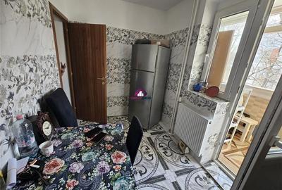 Garsonieră decomandată, mobilată în Titan - 4