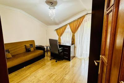Apartament cu 4 camere decomandat în Trocadero - 3