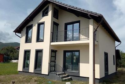Casă cu Teren 240 Mp în Micești - 3