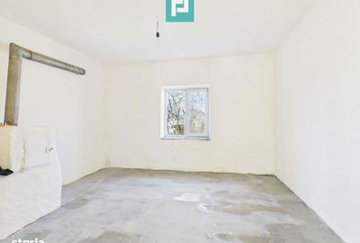 Casă cu 4 camere cu Teren 6000 Mp în Central - 9