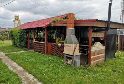 Casă individuală cu 6 camere cu Canalizare în Ultracentral - 1