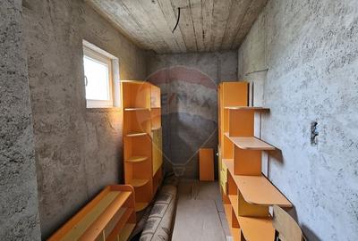 Casă individuală cu 6 camere cu Canalizare în Lisaura - 19