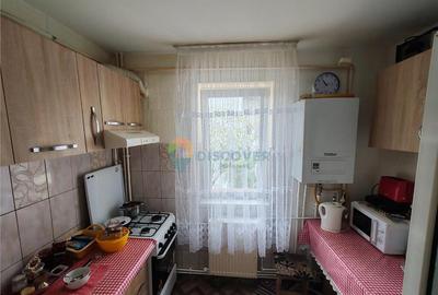 Zona Alecu Russo , 3 camere semidecomandate , renovat , 67.0 - 5