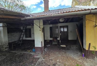 Casă cu 3 camere cu Teren 1770 Mp în Central - 5