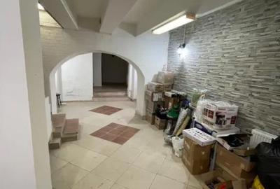Spațiu comercial, de 104 mp, în Central