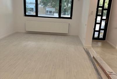 Apartament 4 Camere Pe 3 Niveluri + Curte Proprie 40 mp2 , Metrou Crangasi - 4