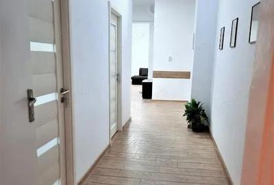 Apartament cu 5 camere în Central - 1
