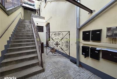 Apartament cu 4 camere decomandat în Centrul Istoric
