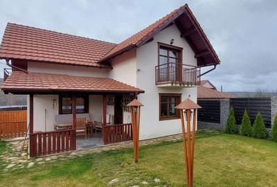 Casă cu 5 camere cu Teren 460 Mp în Corunca - 2