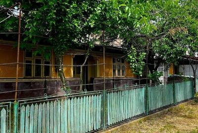 Casă cu 7 camere cu Teren 660 Mp în Corbii Mari