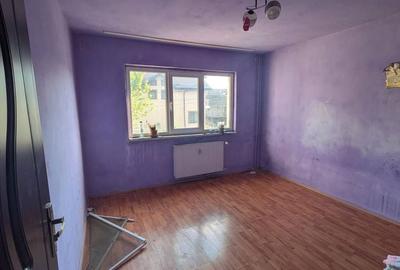 Apartament cu 2 camere decomandat în Calea București