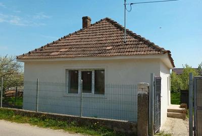 Casă cu 2 camere cu Teren 800 Mp în Vințu de Jos - 2