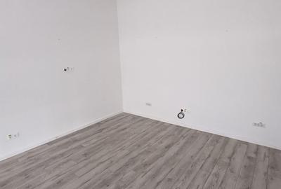 Spațiu comercial de închiriat, 350 mp, Piața Mihai Viteazul - 17