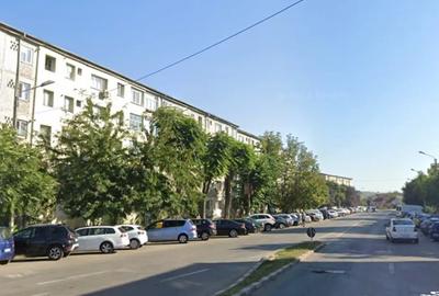 Apartament cu 3 camere semidecomandat în Central