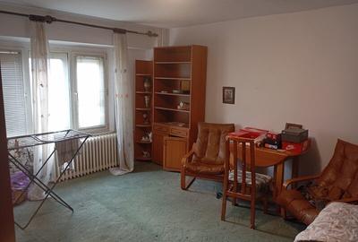 GARSONIERA PANDURI / IMOBIL 1992 / METROU - 2