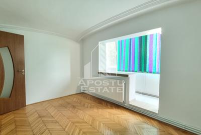 Apartament 4 camere, decomandat, etaj intermediar, Calea Lipovei - 8