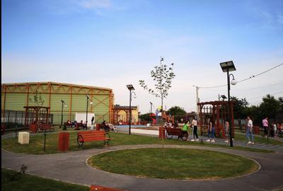 Apartament cu 2 camere decomandat, mobilat în Est