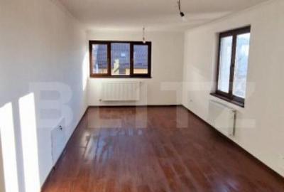 Casă cu 6 camere cu Teren 470 Mp în Bucium - 12