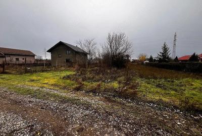 Teren de 1000 mp, în Vânători - 3