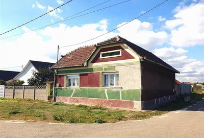Casa cu teren mare in Cefa cu triplu front stradal - 1