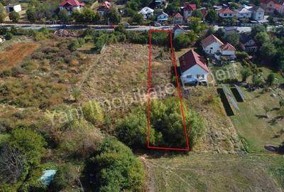 Teren de 966 mp, în Central