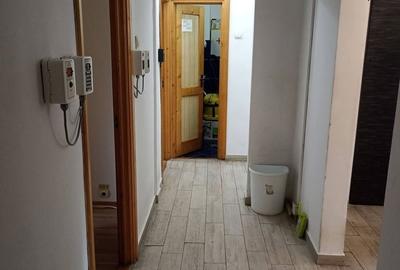 Apartament cu 4 camere în Central - 3