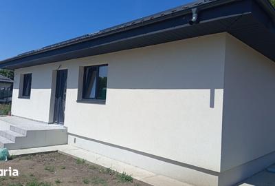Casă cu 4 camere cu Teren 300 Mp în Central