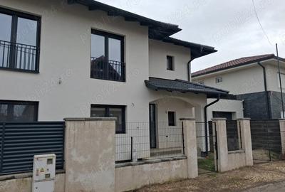 Casă cu Teren 247 Mp în Plopi - 2