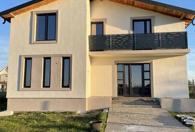 Casă cu 4 camere cu Teren 700 Mp în Central - 8