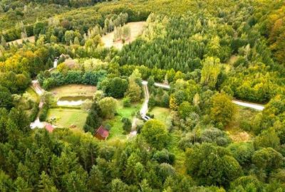 Casă individuală cu 4 camere cu Teren 2100 Mp în Exterior Est