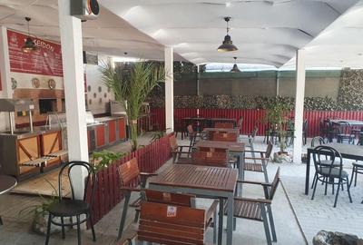 Spațiu comercial, de 210 mp, în Central - 4