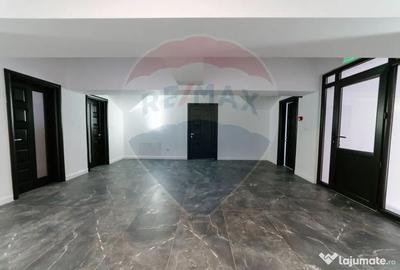 Spațiu comercial, de 2,300 mp, în Central - 4