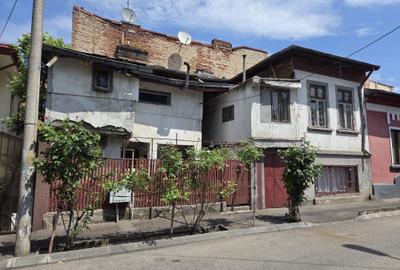 Casă cu 4 camere în Titulescu - 1