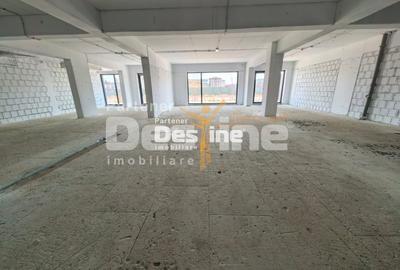 Spațiu comercial, de 217 mp, în Baza 3 - 6