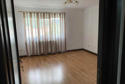 Apartament cu 3 camere decomandat în Central - 3