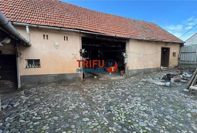 Casa cu 4 camere de vanzare in Cricau - 2