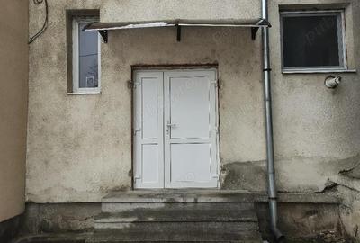 Spațiu comercial, de 140 mp, în Central - 3