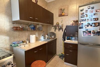 Apartament cu 2 camere semidecomandat în 1 Mai