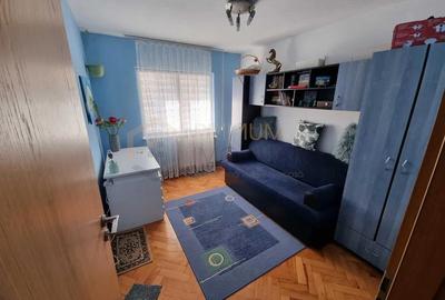 ARADULUI - ETAJ 3 - BLOC IZOLAT - 3 camere - decomandat - centrala proprie - cli - 6