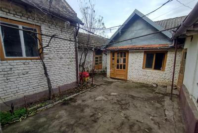 Berliste, Casa pt 2 Familii, la Sosea, Pret Negociabil - 2