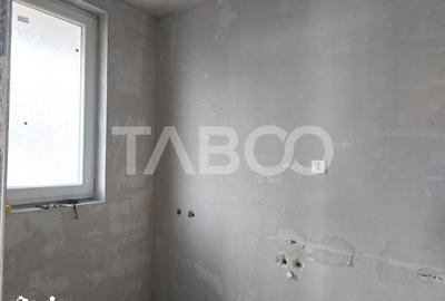 Apartament cu 3 camere decomandat în Central - 1