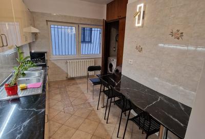 Apartament cu 4 camere decomandat în Primăverii - 2