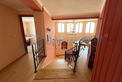 Casă individuală cu 8 camere cu Canalizare în Episcopia Bihorului - 12