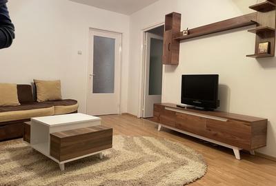 Apartament cu 2 camere semidecomandat, mobilat în Tineretului