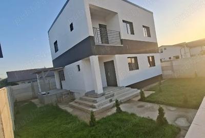 Casă cu 3 camere în Central